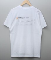 佐保明梨×宇川直宏 Tシャツの裏面。
