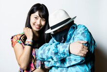 佐保明梨（アップアップガールズ（仮））と宇川直宏。