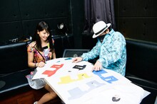 佐保明梨（アップアップガールズ（仮））と宇川直宏。