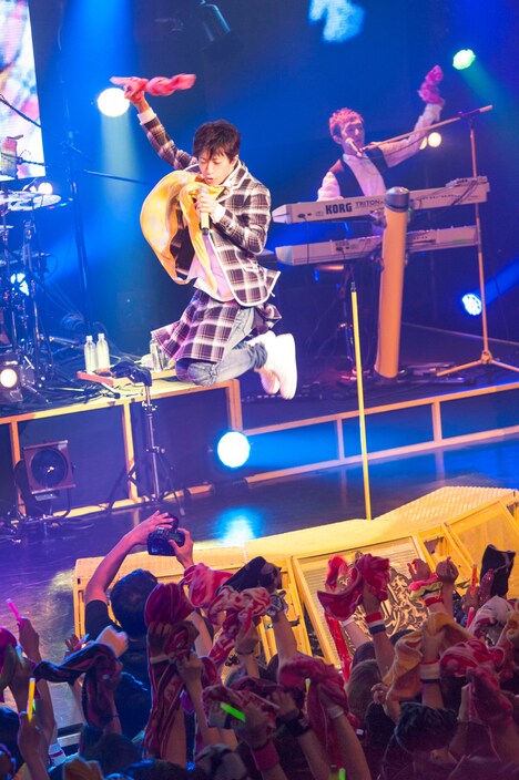 TETSUYA「TETSUYA LIVE TOUR 2016『THANK YOU』」東京・赤坂BLITZ公演の様子。（撮影：今元秀明）