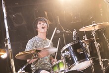 シミズヒロフミ（Dr / PELICAN FANCLUB）（Photo by Daisuke Miyashita）