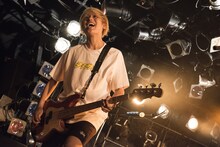 カミヤマリョウタツ（B / PELICAN FANCLUB）（Photo by Daisuke Miyashita）