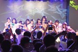 PiiiiiiiN、paletによるコラボライブの様子。