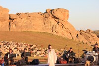 Softly「あなたのことを想って指先でなぞる文字は」のミュージックビデオ「あかりとまさき 告白編」のワンシーン。