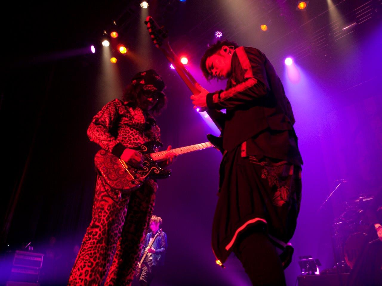 Ken（L'Arc-en-Ciel）とミヤ（MUCC）。