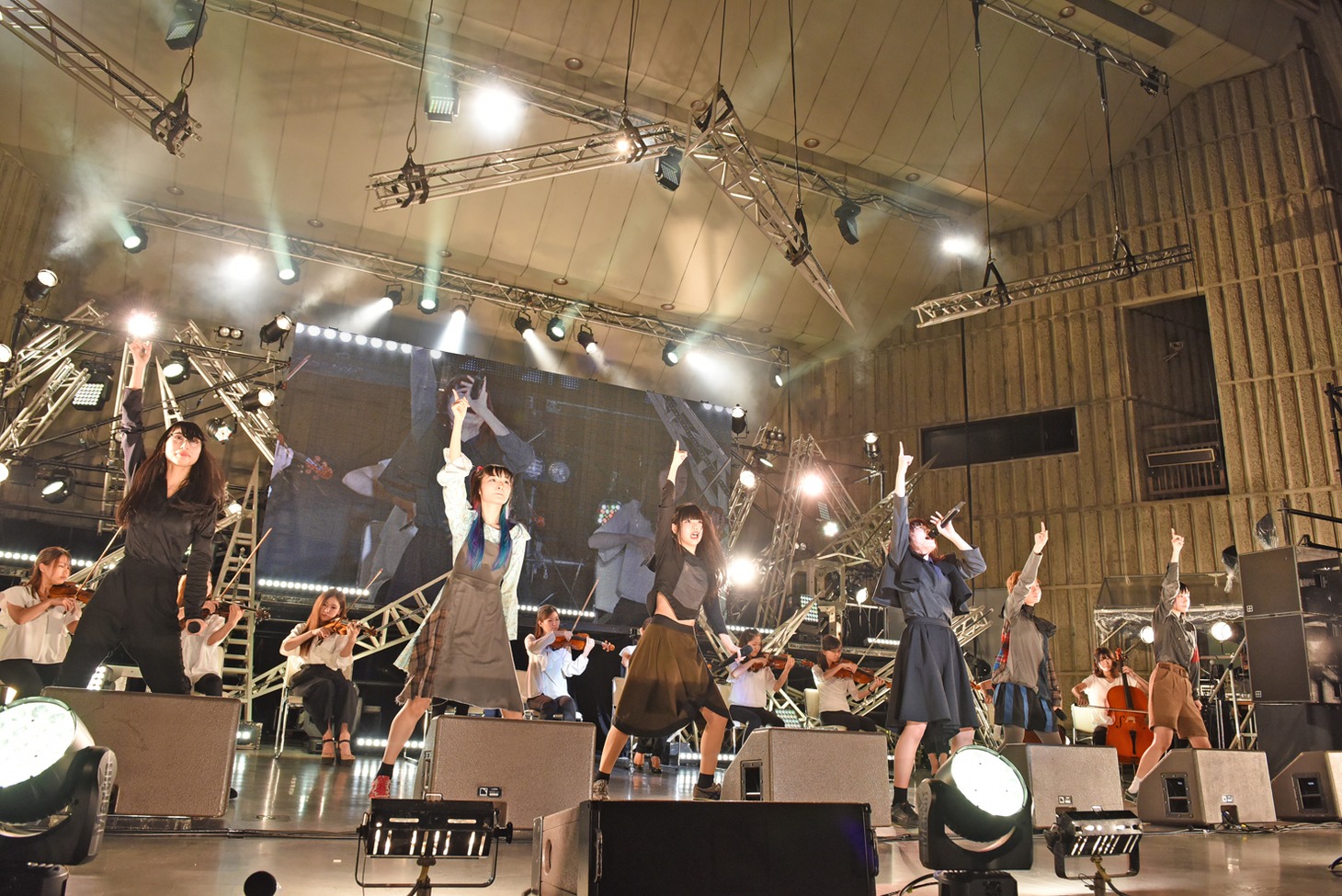 「BiSH Less than SEX TOUR FINAL “帝王切開”」の様子。