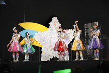 ももいろクローバーZ「子供祭り」の様子。（Photo by HAJIME KAMIIISAKA）