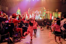 ももいろクローバーZ「子供祭り」の様子。（Photo by HAJIME KAMIIISAKA）