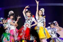 ももいろクローバーZ「子供祭り」の様子。（Photo by HAJIME KAMIIISAKA）