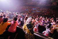 ももいろクローバーZ「子供祭り」の様子。（Photo by HAJIME KAMIIISAKA）