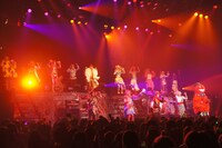 「2016 TOUR THE WORLD」ファイナル公演の様子。