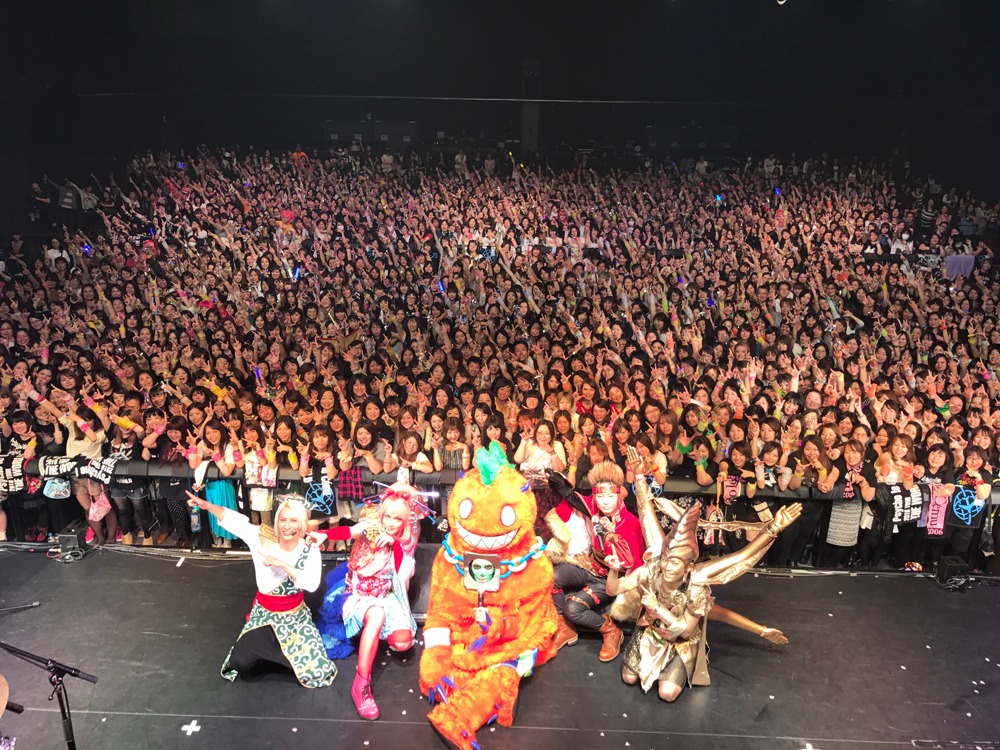 「2016 TOUR THE WORLD」ファイナル公演の様子。