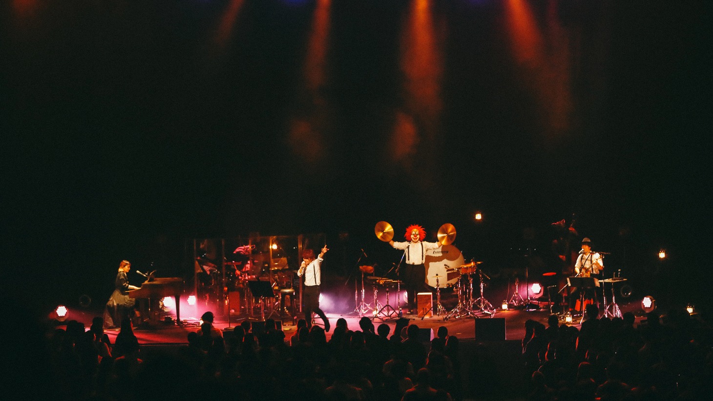 人気画像3位は「SEKAI NO OWARI、カバー曲も披露した初のアコースティックライブ」より、SEKAI NO OWARI。（撮影：上山陽介）