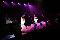 「元気を出して」のパフォーマンスの様子。（撮影：埼玉泰史 / ハヤシサトル）