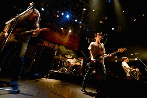 COUNTRY YARD「COLORS TOUR FINAL “BROTHERHOOD ONEMAN”」の様子。（撮影：半田安政[Showcase]）