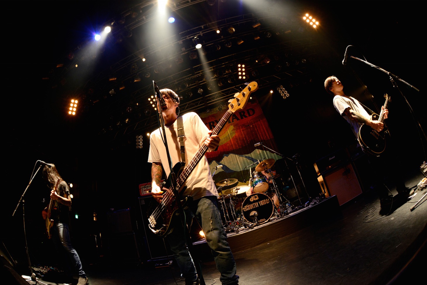COUNTRY YARD「COLORS TOUR FINAL “BROTHERHOOD ONEMAN”」の様子。（撮影：半田安政[Showcase]）
