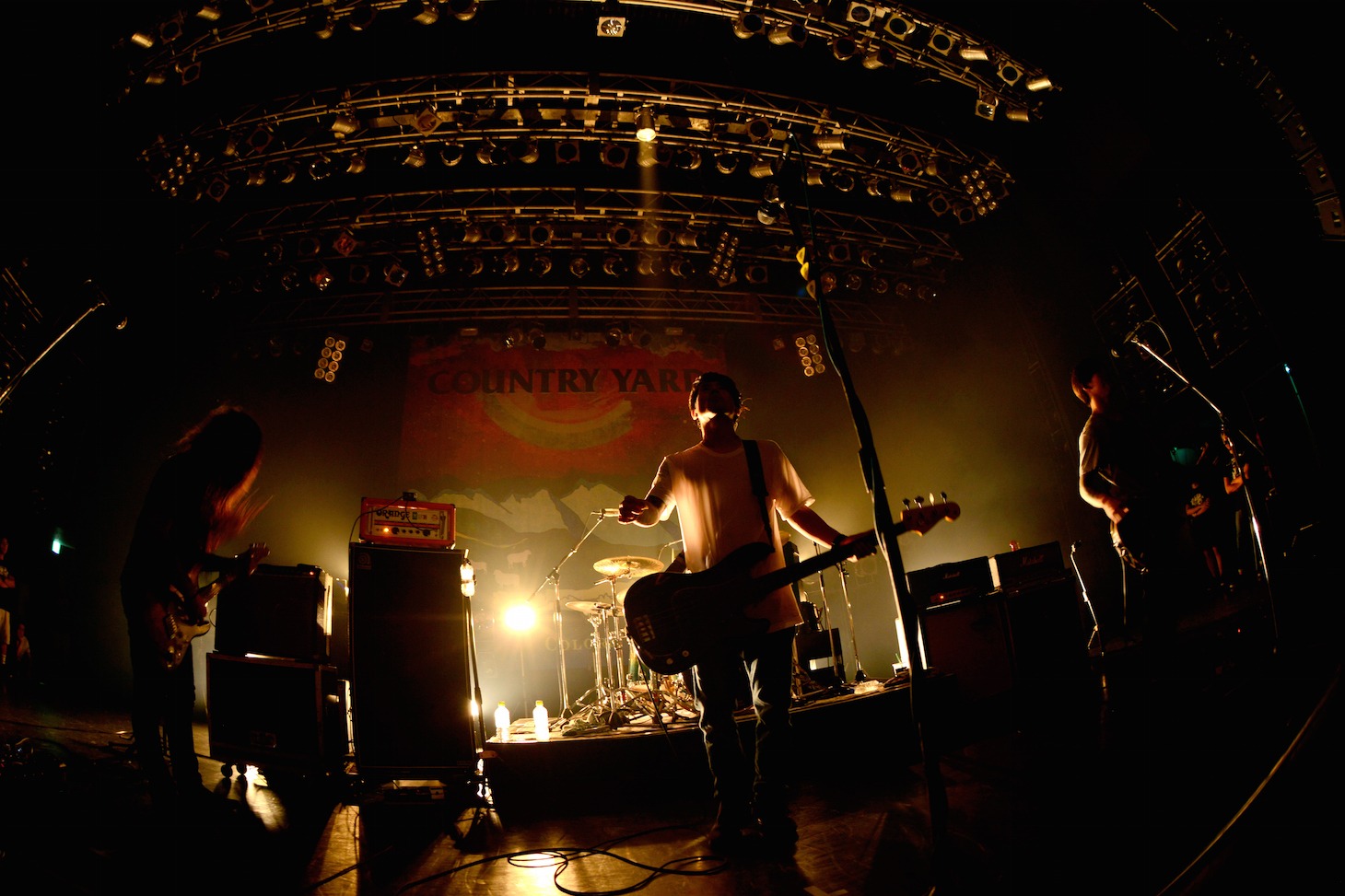COUNTRY YARD「COLORS TOUR FINAL “BROTHERHOOD ONEMAN”」の様子。（撮影：半田安政[Showcase]）