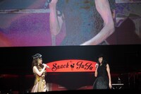 左からJUJU、萬田久子。 （Photo by Kayoko Yamamoto）