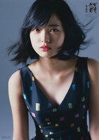 「SWITCH Vol.34 No.11」の連載「女優礼讃」に登場する平手友梨奈（欅坂46）。