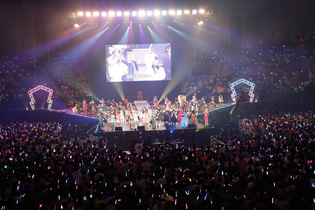 AKB48グループユニットシングル争奪じゃんけん大会」の様子。 (c)AKS