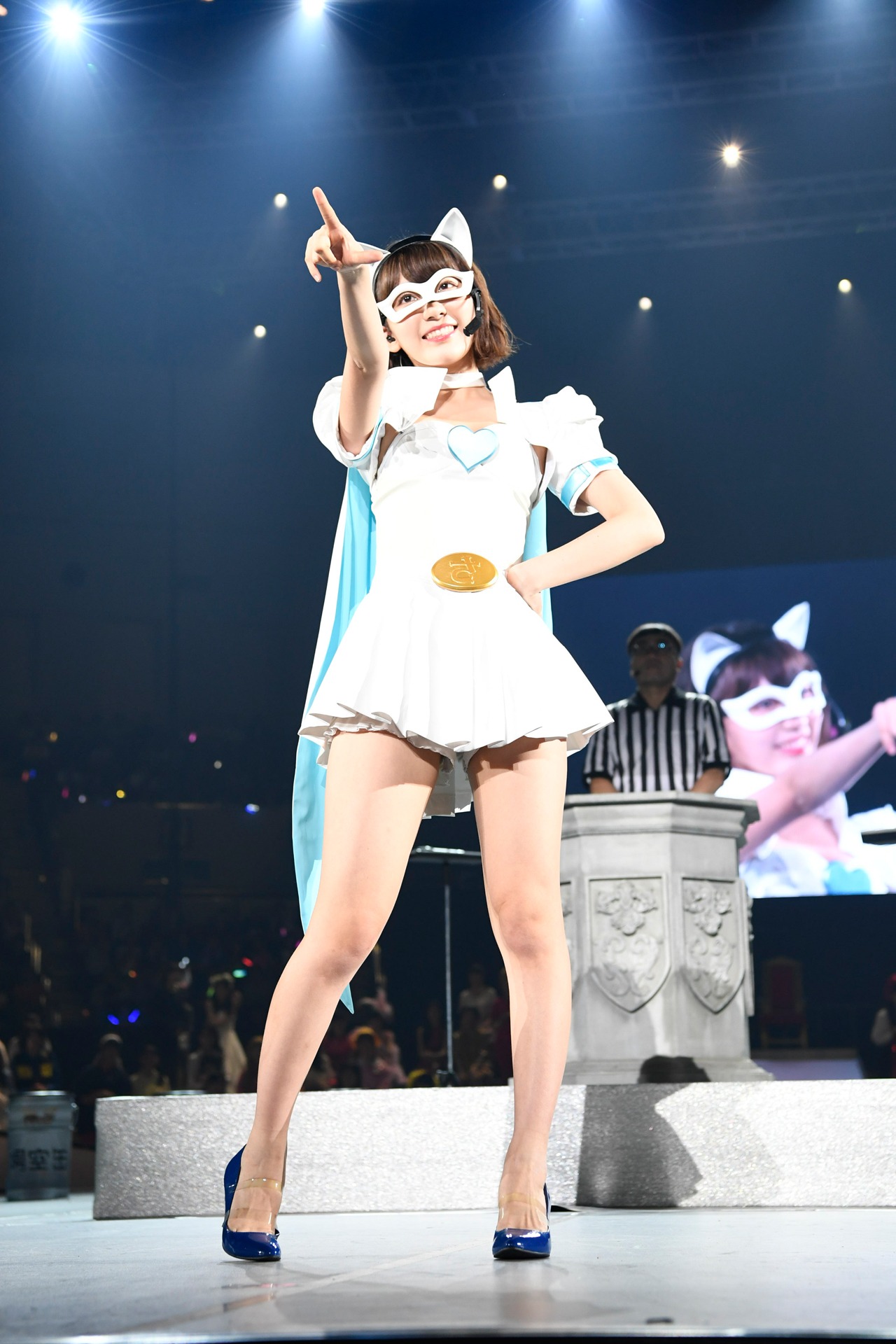 「さくさく仮面」こと宮脇咲良。 (c)AKS