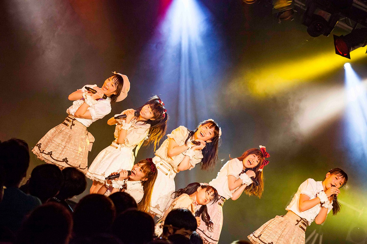 Ange☆Reve「渡辺くるみ・音咲セリナバースデーライブ2016～くるせりBRAVE Challenge」東京・新宿BLAZE公演の様子。（写真提供：ポニーキャニオン）