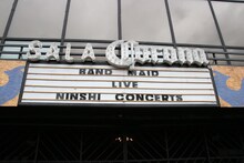 BAND-MAID「『Brand New MAID』Release Tour World Series」が行われたメキシコ・SALAの看板。（写真提供：日本クラウン）