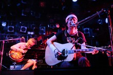 ましまろ「ほーぼーツアー2016」東京・渋谷CLUB QUATTRO公演の様子。（撮影：柴田恵理）