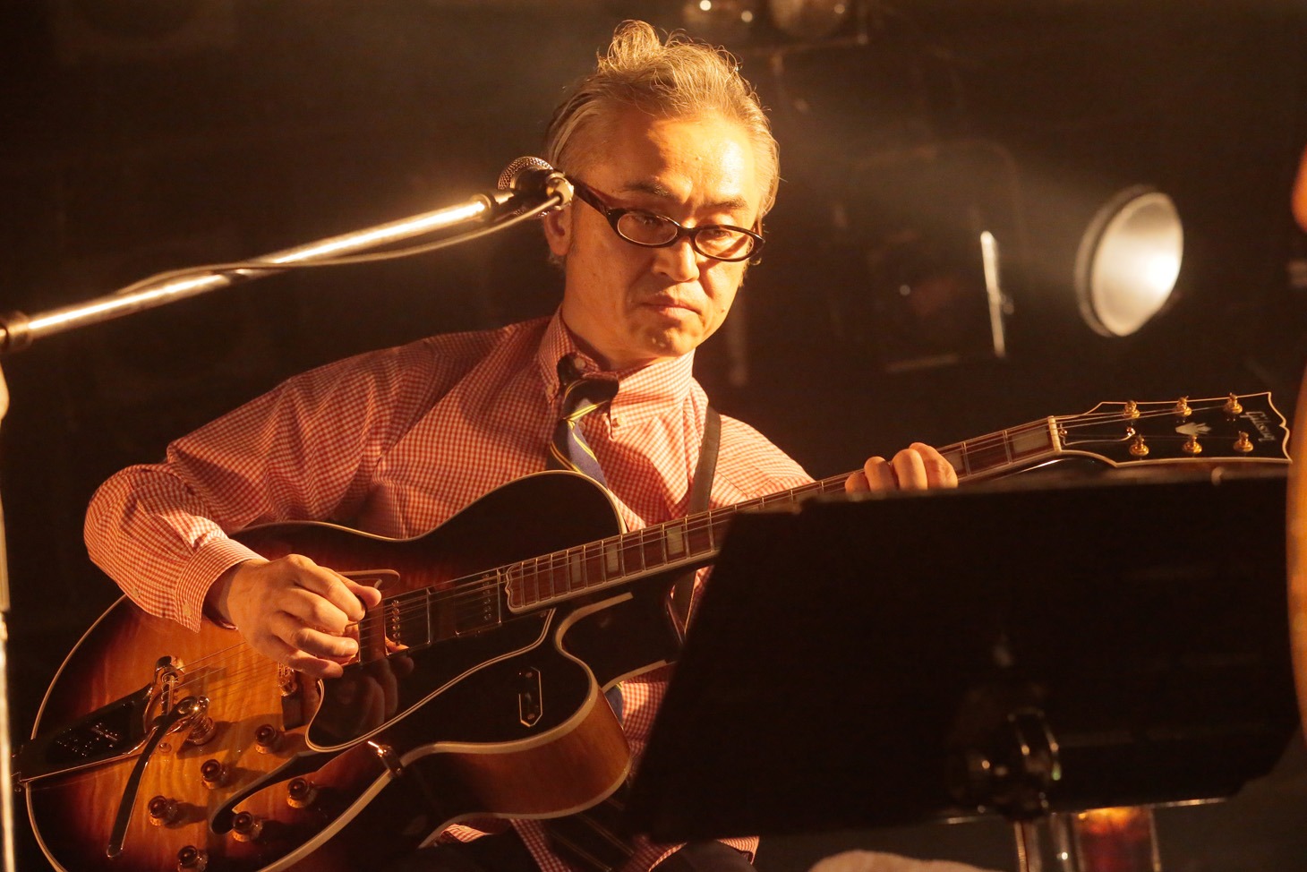 中森泰弘（G, Vo）（撮影：柴田恵理）