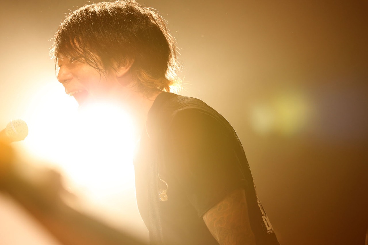the HIATUS写真集「Hands Of Gravity Tour On the Show.」掲載写真