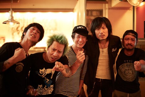 the HIATUS写真集「Hands Of Gravity Tour Off the Show.」掲載写真