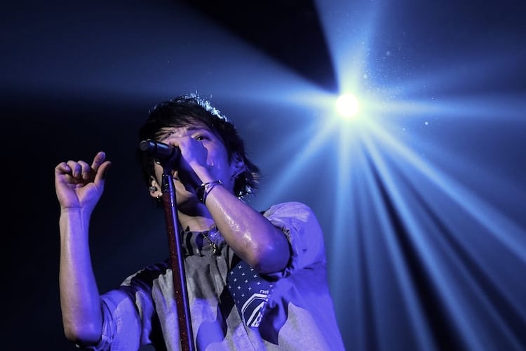 Uverworld レア曲も披露したクリスマス武道館公演から Roots 先行公開 音楽ナタリー