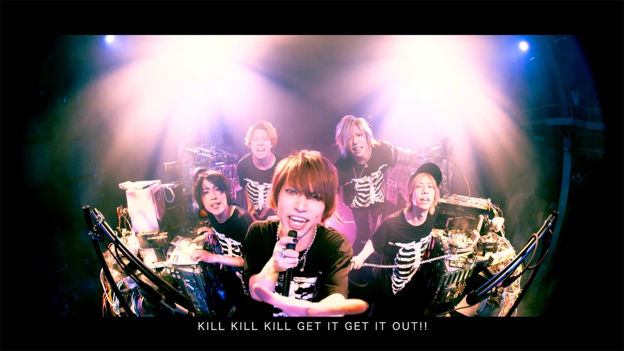 SuG「KILL KILL」ミュージックビデオのワンシーン。