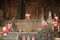 「墓場、女子高生」公開ゲネプロの様子。