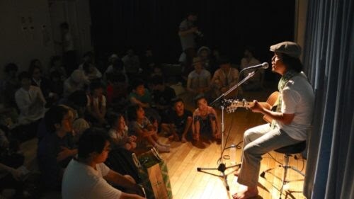 青柳拓次、観客参加型の無料トークイベント実施