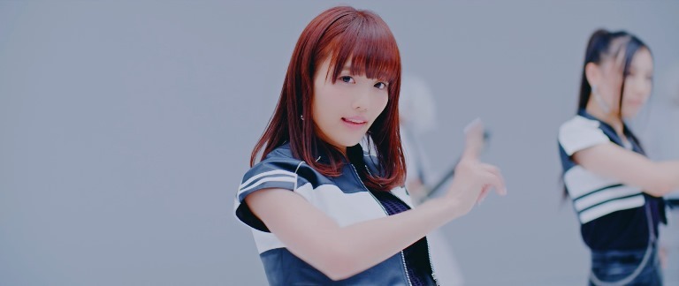 PassCode「MISS UNLIMITED」MV中の場面カット。