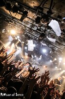 ReVision of Sence「八面楚歌リリース記念ワンマンツアー」梅田CLUB QUATTRO公演の様子。（Photo by Kaochi）