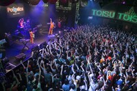 POLYSICS「TOISU!!!感謝祭」の様子。（撮影：緒車寿一）