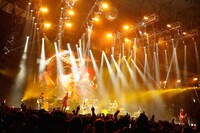 hide with Spread Beaver（写真提供：VISUAL JAPAN SUMMIT 2016 Powered by Rakuten）