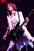 SUGIZO（G, Violin / LUNA SEA）
