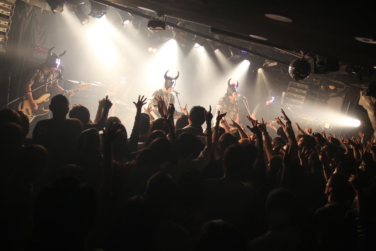 「World On a Wave TOUR」東京公演の様子。（Photo by nishinaga "saicho" isao）