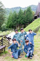 M!LKの1st写真集（タイトル未定）のメインビジュアル。