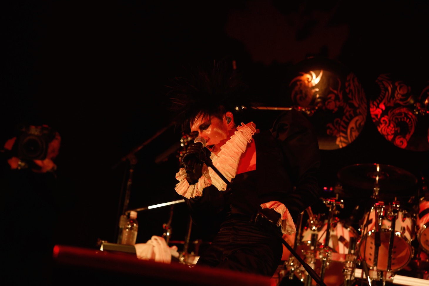 石井秀仁（Vo / cali≠gari）