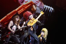 ゴールデンボンバー