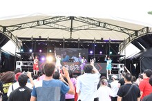 ゆるめるモ！によるライブの様子。