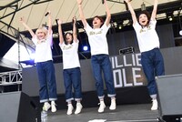 BILLIE IDLEによるライブの様子。