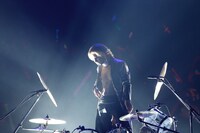 YOSHIKI（Dr, Piano / X JAPAN）