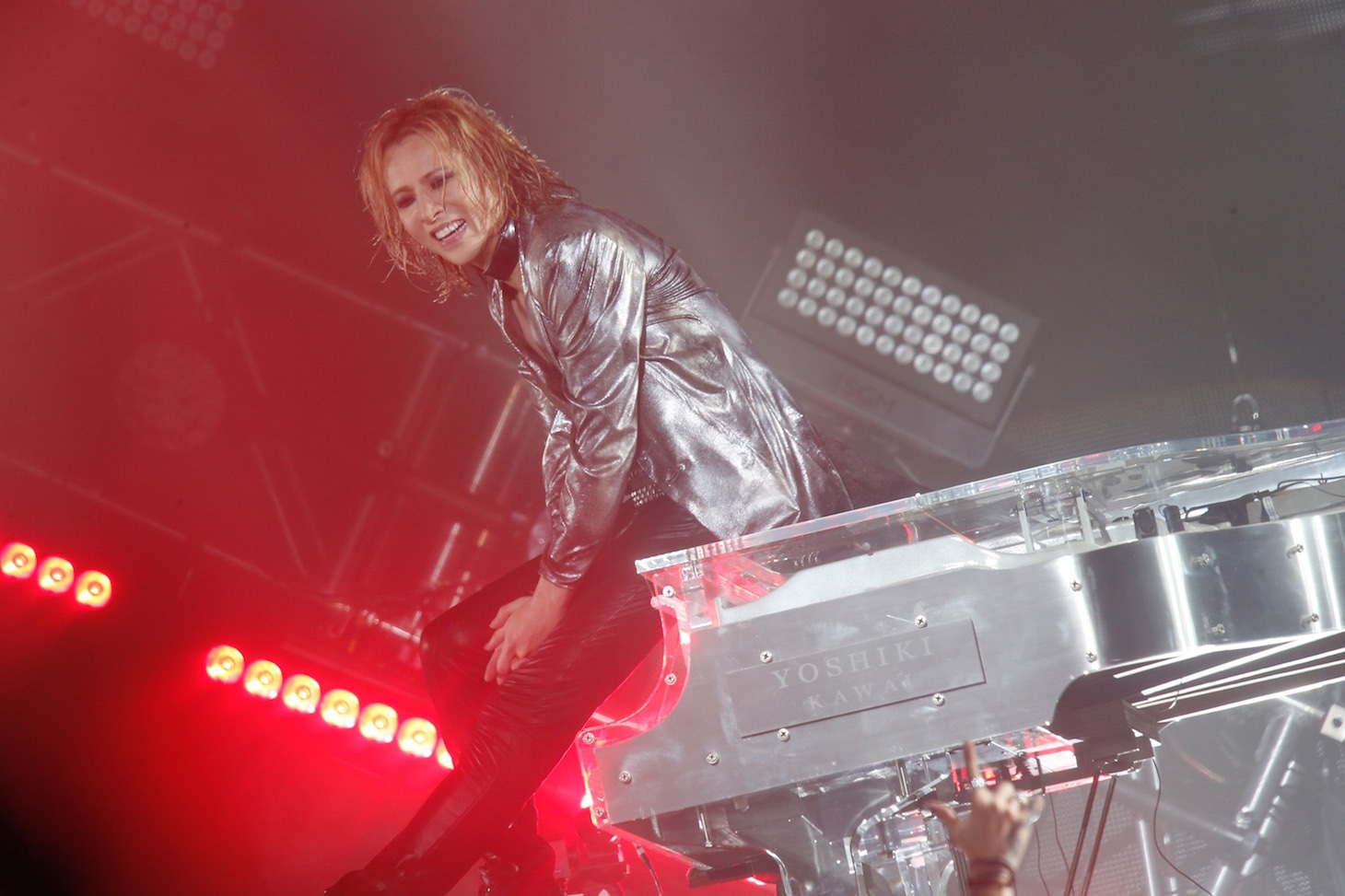 YOSHIKI（Dr, Piano / X JAPAN）