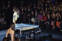 「YOSHIKIMONO COLLECTION 2017」の様子。