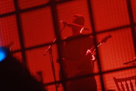 「amazarashi LIVE 360°『虚無病』」の様子。(写真提供:ソニー・ミュージックアソシエイテッドレコーズ)